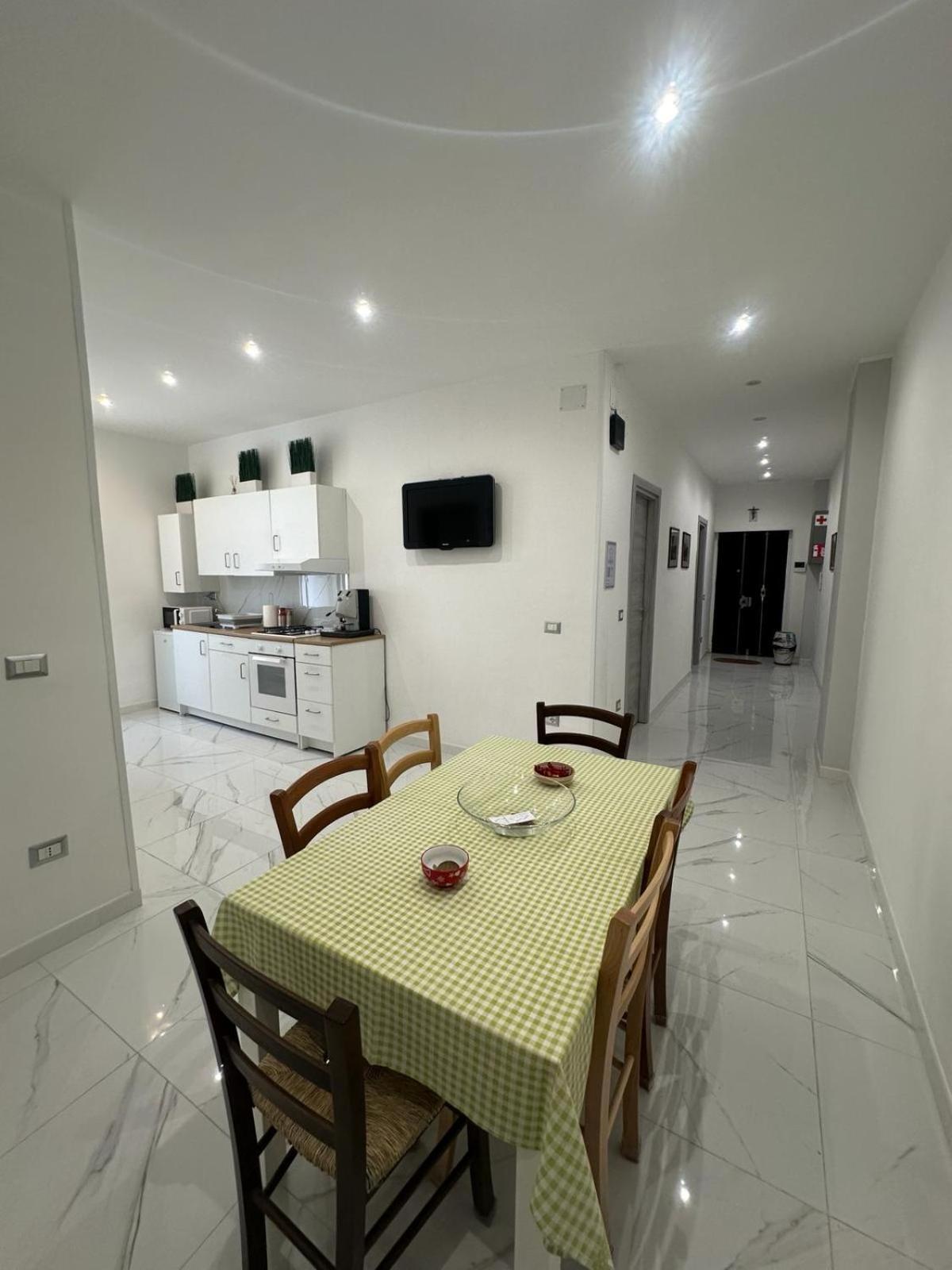 M2 Apartment เนเปิลส์ ภายนอก รูปภาพ